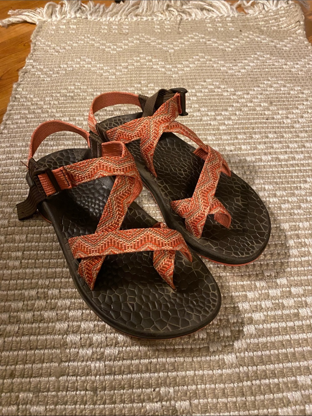CHACO Orange Strappy Outdoor Sandals 7 - Picture 1 of 3